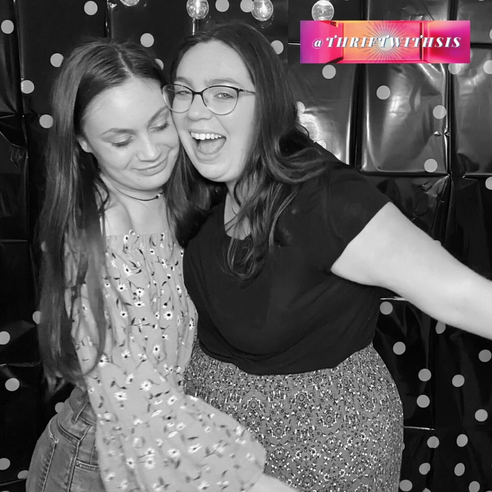 Meet your Poshers, Lauren + Christina